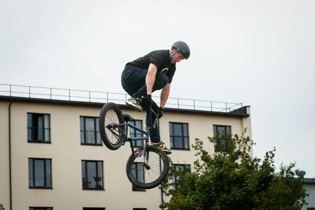 Tallinnas Eesti meistriks tulnud Roomet Säälik sihib nüüd BMXiga olümpiapiletit