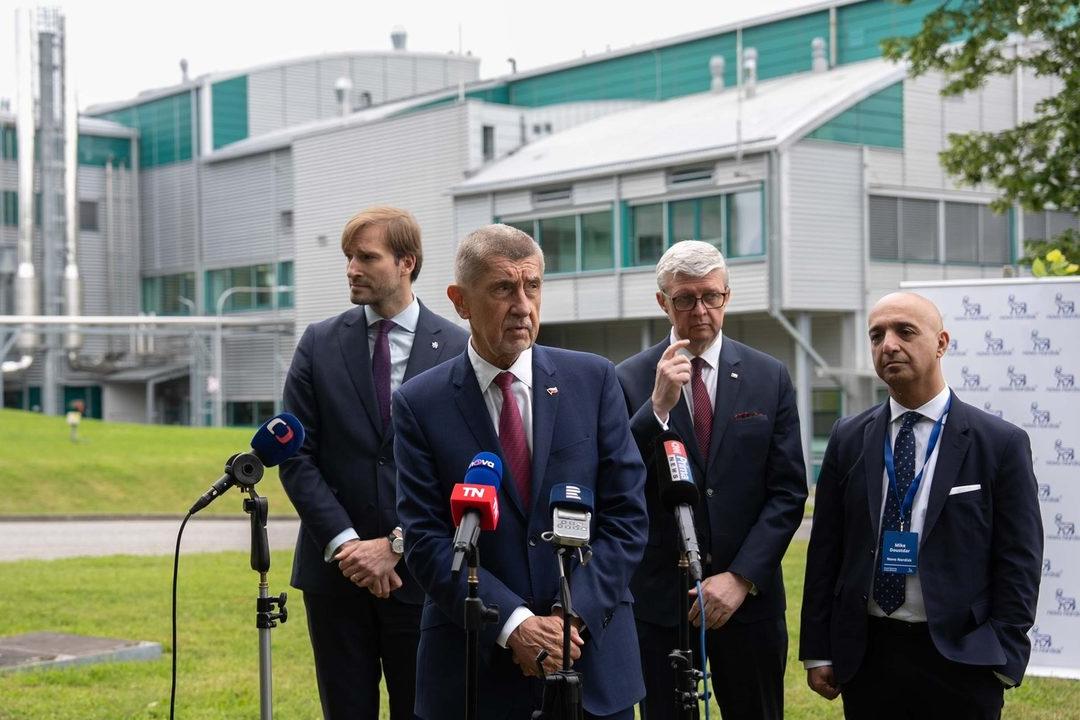 Tšehhi peaminister Andrej Babiš õigustab ametnike jälgimist Prahas