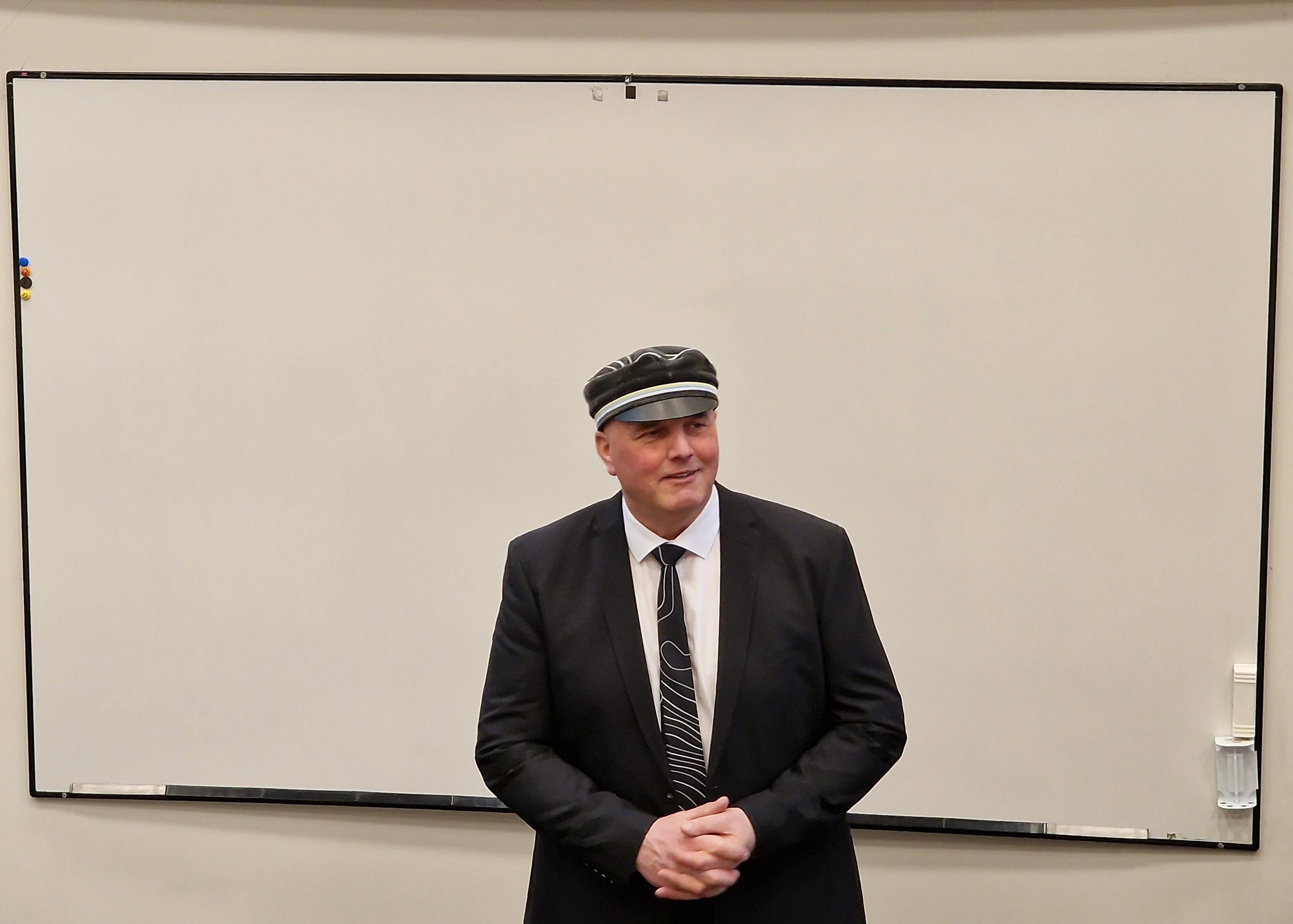 Ida-Virumaa kutsehariduskeskuse direktor Hendrik Agur on kahtlustatav kelmuses