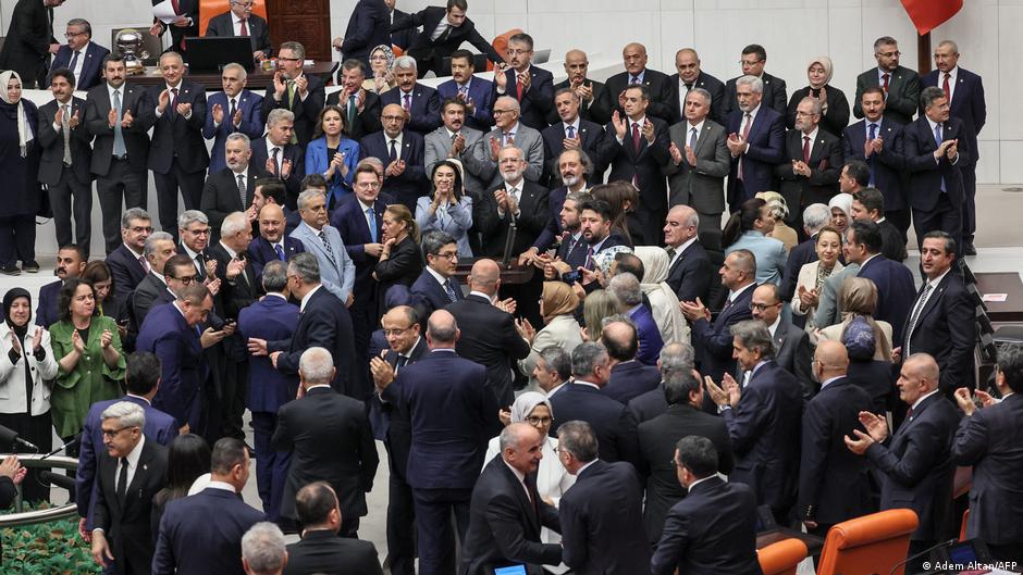 Türgi parlament kiitis heaks PKK võitlejate rehabiliteerimist käsitleva seaduse