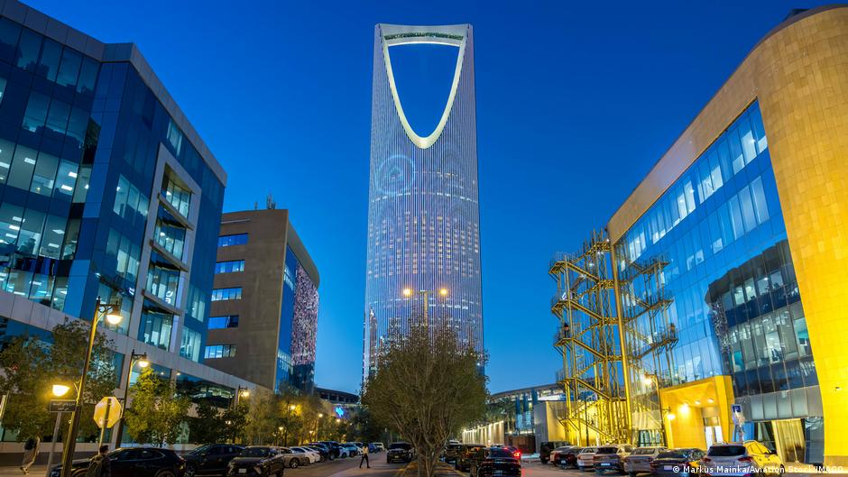 Saudi Araabia pealinnas Riyadhis asuv Kingdom Center kehtestas töötajatele kaugtöö