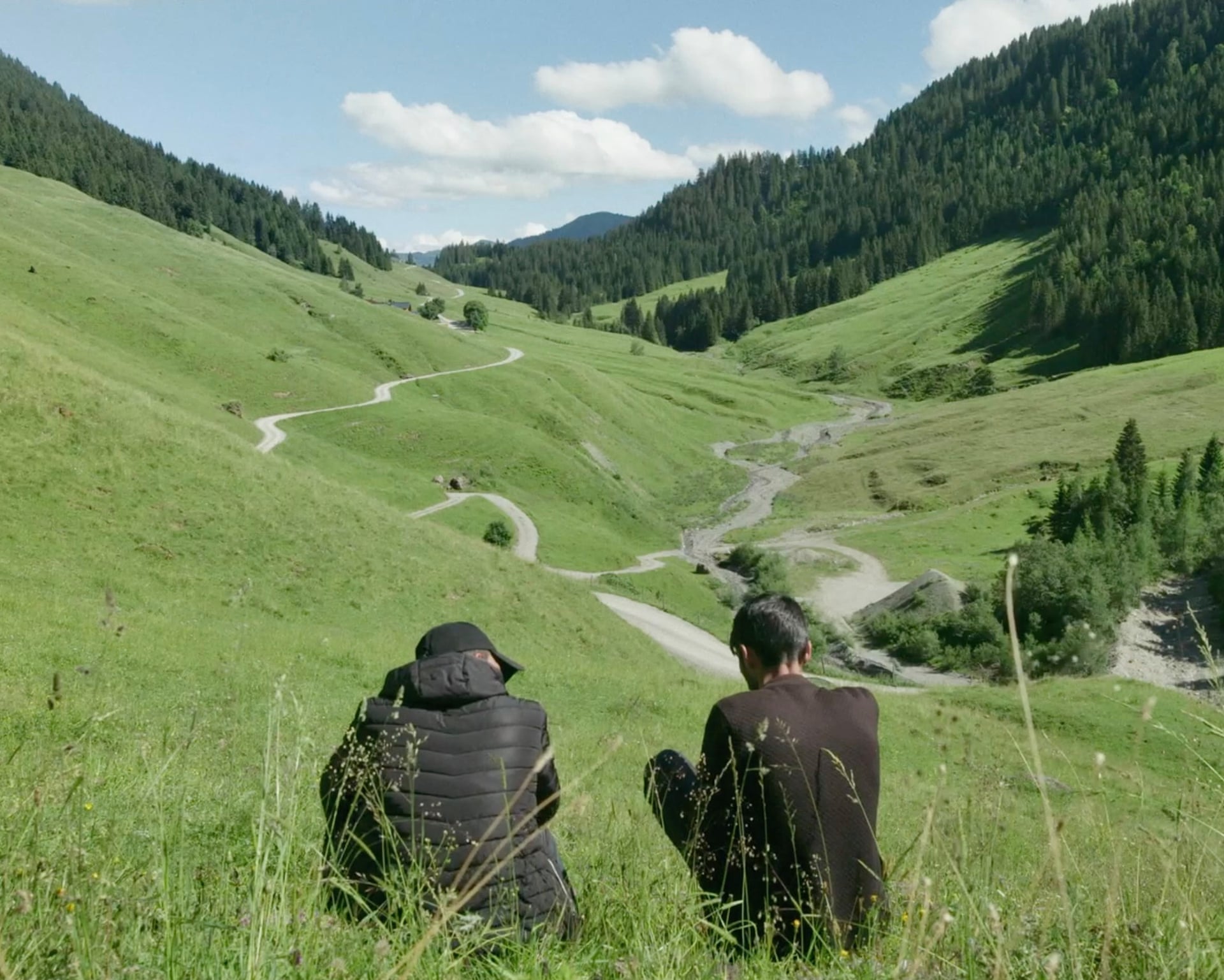 Dokumentaalfilm paljastab Šveitsi ja Austria piiril asuva varjupaigataotlejate keskuse isoleerituse