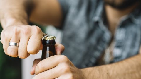 Euroopa teadlased soovitavad alkoholi ja ebatervislikule toidule maksutõusu