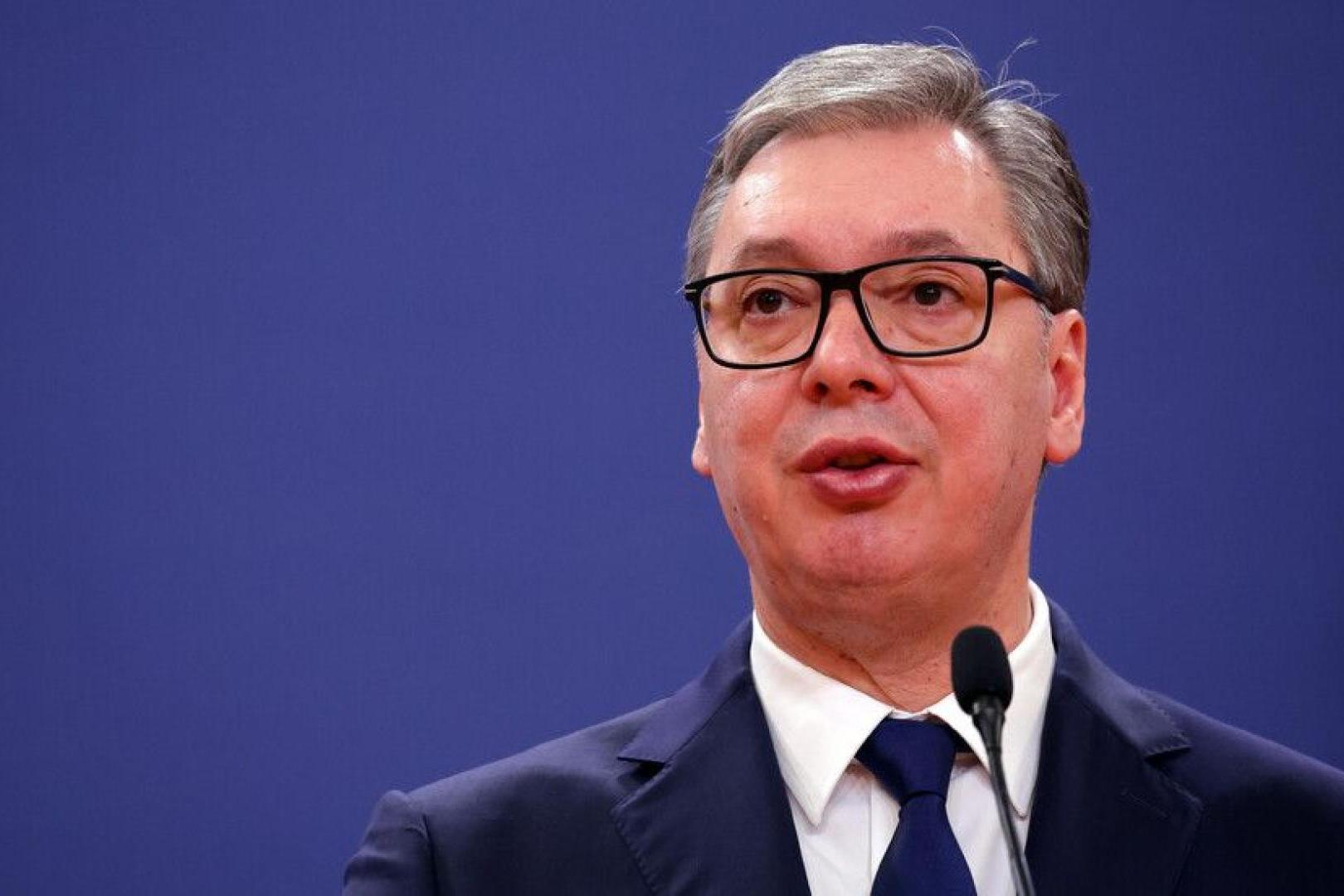 Serbia president Aleksandar Vučić astus enne parlamendivalimisi ametist tagasi