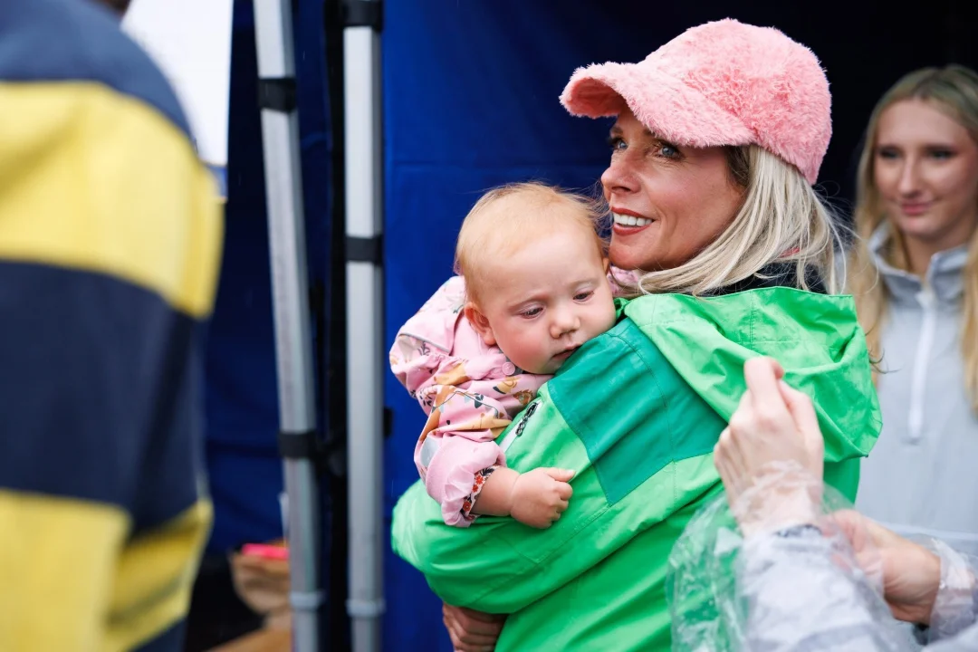 Eda-Liis Kann käis beebiga eestlaste jaanitulel Soomes