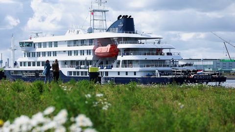 Hantaviiruse puhangu keskmes olev laev jõudis Roterdami sadamasse