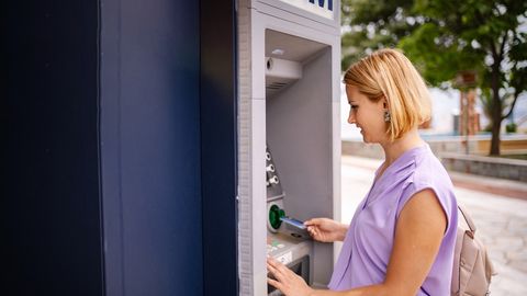 Kuidas vältida peidetud pangatasusid välisreisil?