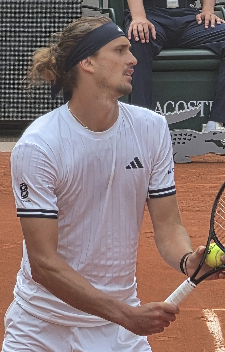 Alexander Zverev alustas US Openi tennise-turniiri vaevalise viie seti võiduga