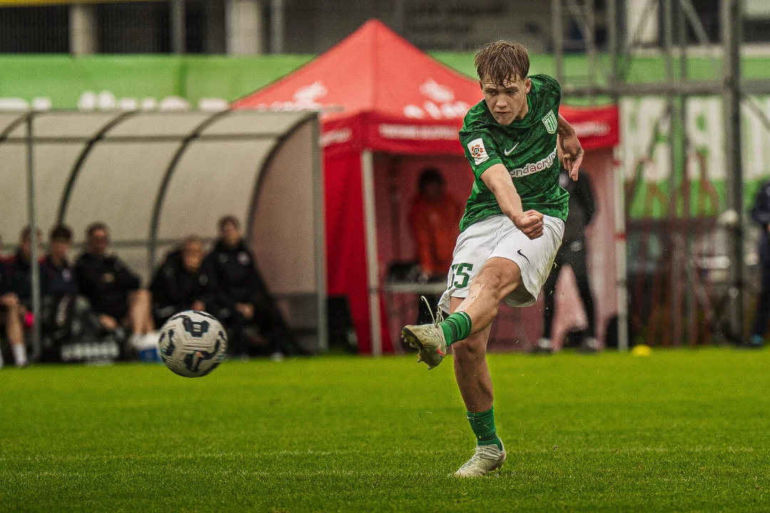 14-aastane Deniss Zotov tegi Pärnu rannastaadionil Eesti meistriliiga debüüdi