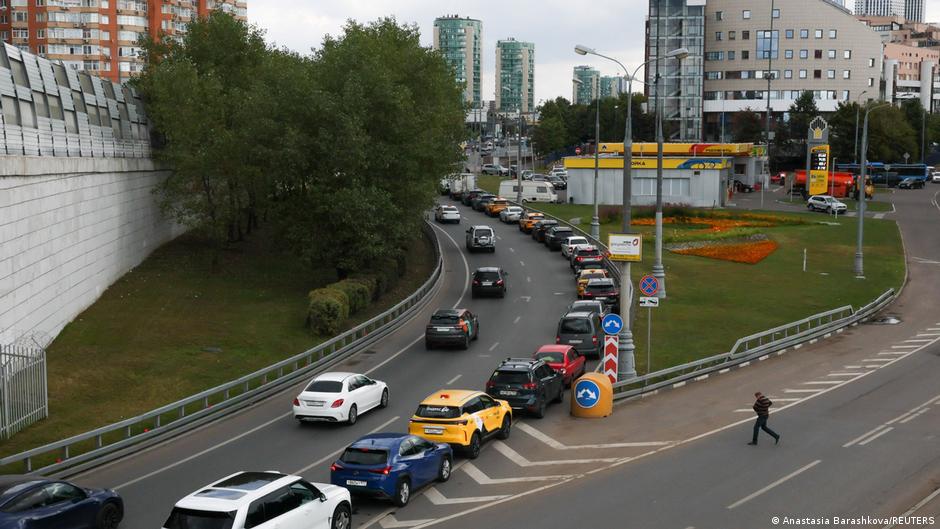 Kütusekriis Venemaal: Ukraina rünnakud naftatöötlemistehastele tekitavad puudujääke