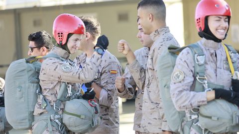 Spain's Crown Princess Leonor Makes History with First Royal Parachute Jumps