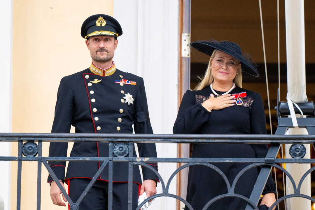Oslo jäi hüvasti kuningas Harald V-ga: kümned tuhanded saatsid monarhi viimsele teekonnale