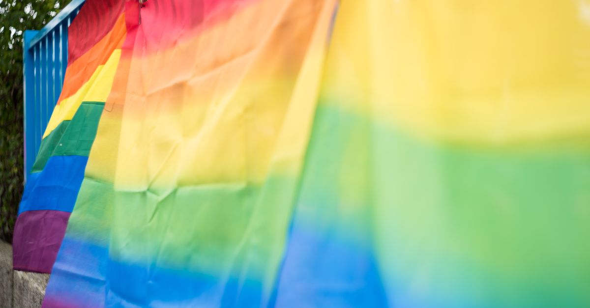 Tartus rulliti lahti vikerkaarekangas Baltic Pride 2026 tähistamiseks