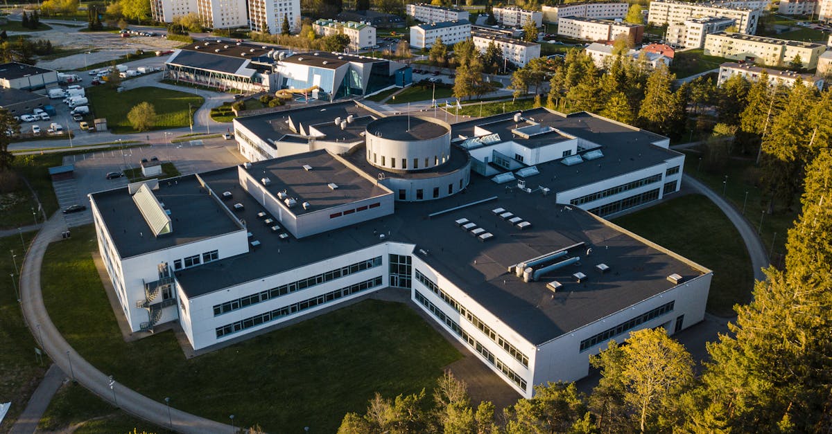 Ehitaja jättis perekonnad võlgadesse ja kutsus politsei