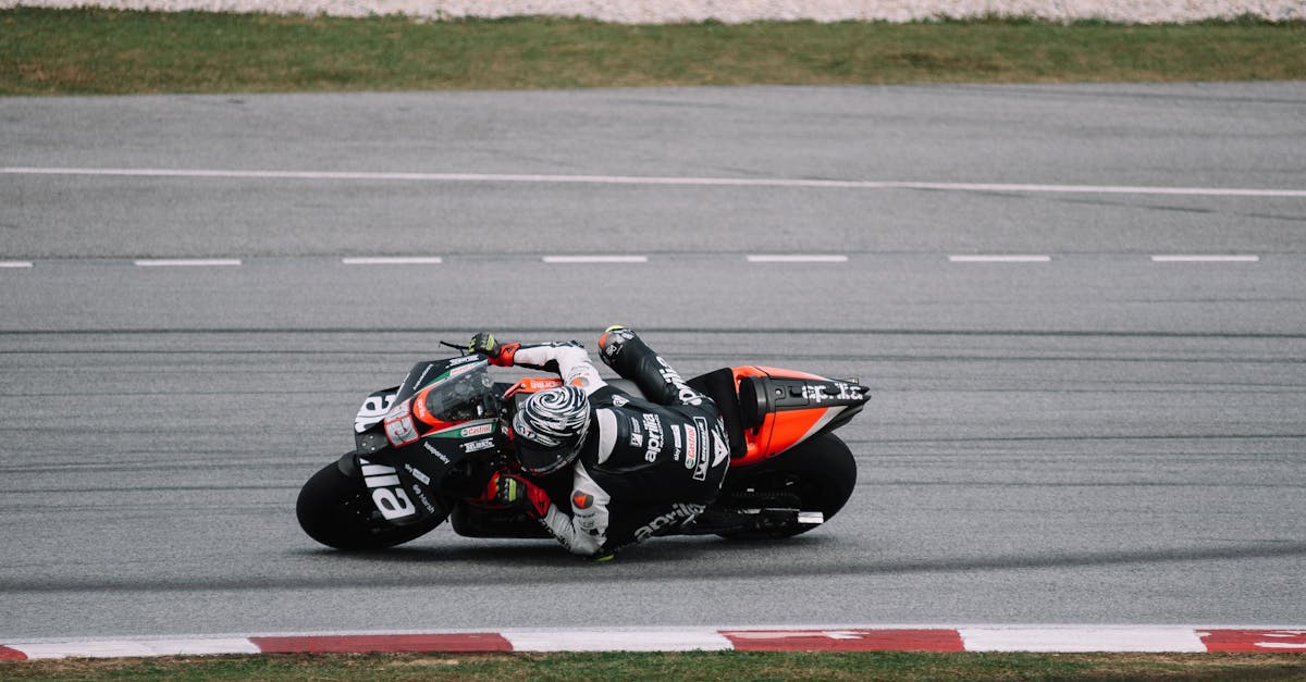 Marquez ja Zarco hospitaliseeritud Kataloonia MotoGP krahvides