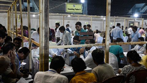 India valimistes algab kriitiliste osariikide häältelugemine