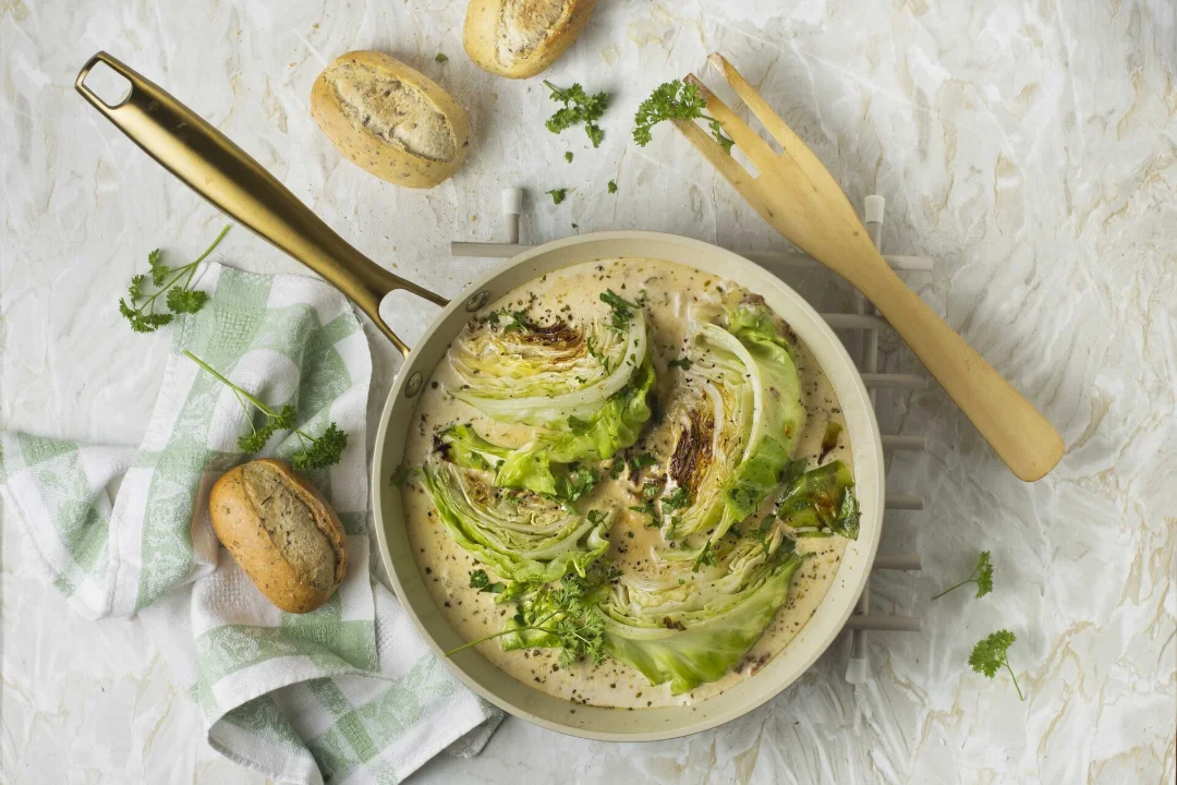 Creamy Tuscan-style cabbage pan, simple and delicious