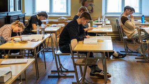 Kahele eksamile läheb elektrooniline vorm 2026/27 õppeaastal