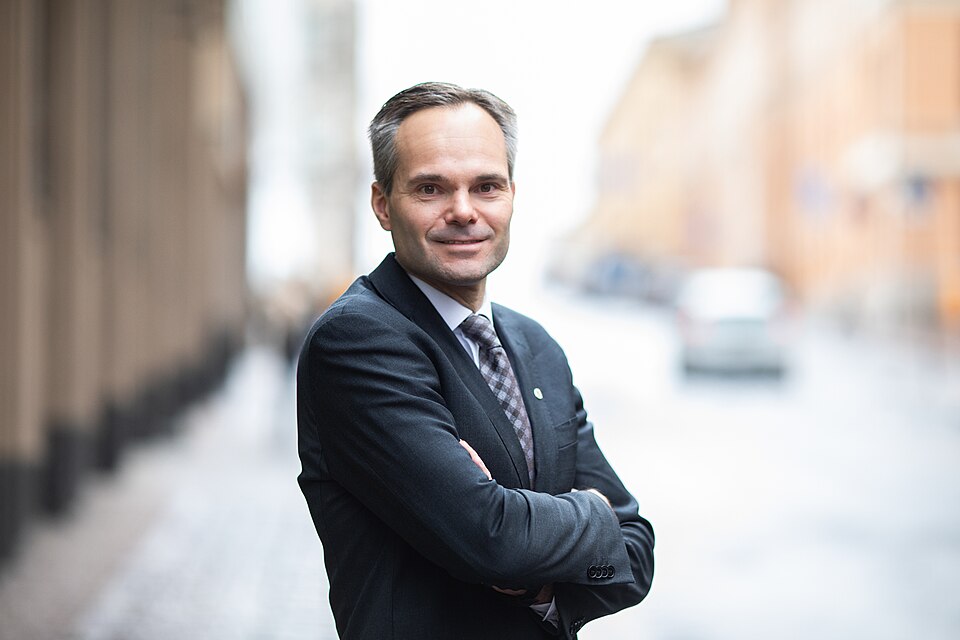 Helsingi ja Espoo kavandavad kesklinnadesse rangelt piiratud nullheitealasid