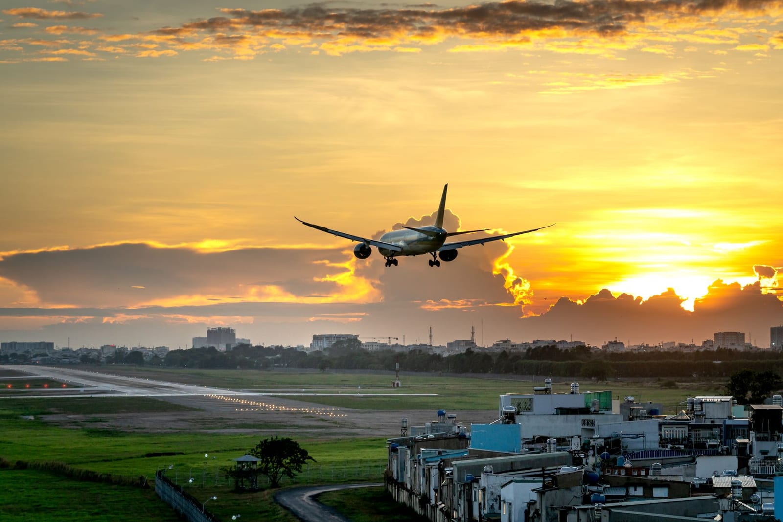Riia lennufirma AirBaltic sai esimesel poolaastal 128 miljonit eurot kahjumit