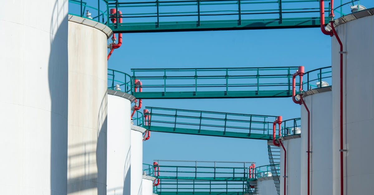 OPEC plaanib tootmist suurendada, kuid takistused jäävad