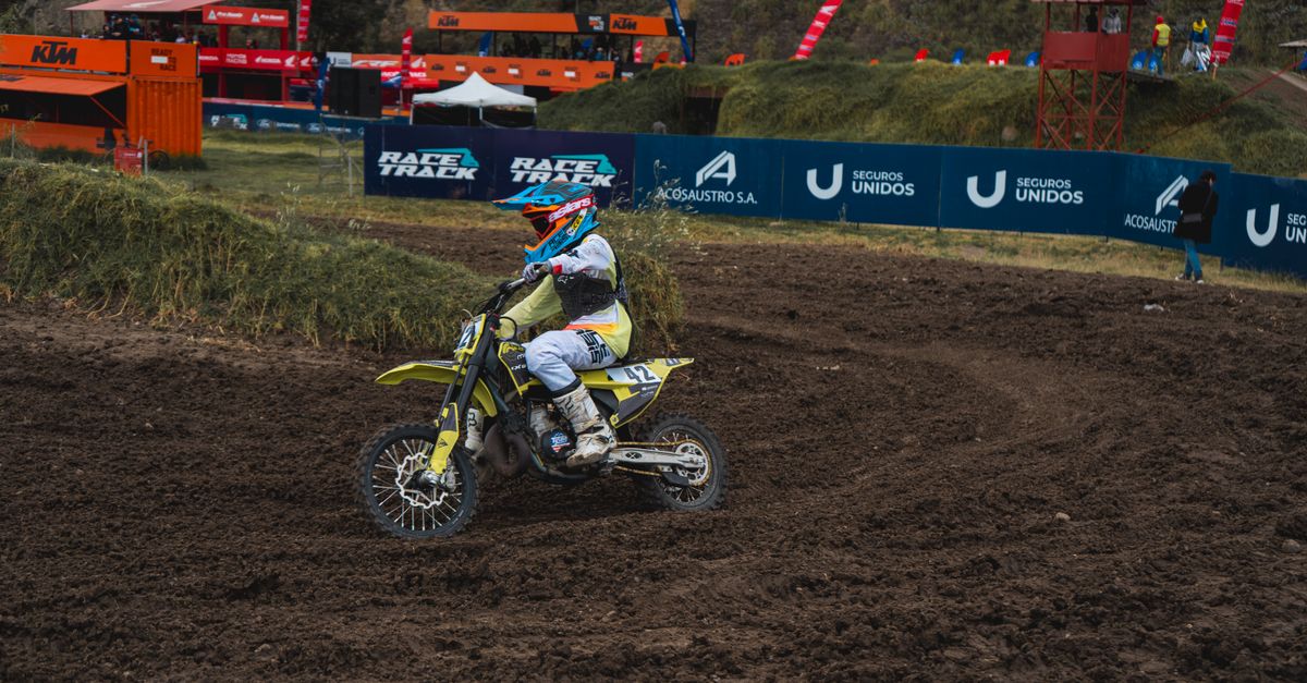 Eesti motomehed võitsid Läti meistrivõistlustel kolmikvõidu
