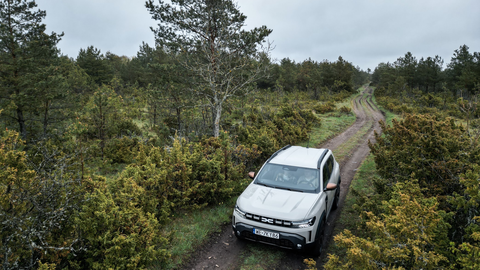 Uus Dacia Duster läbis Saaremaa põldude karmid katsumused