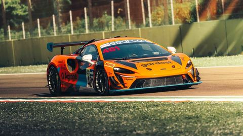Eesti autosportlane Gregor Jeets liitus McLareni ringrajasarjaga