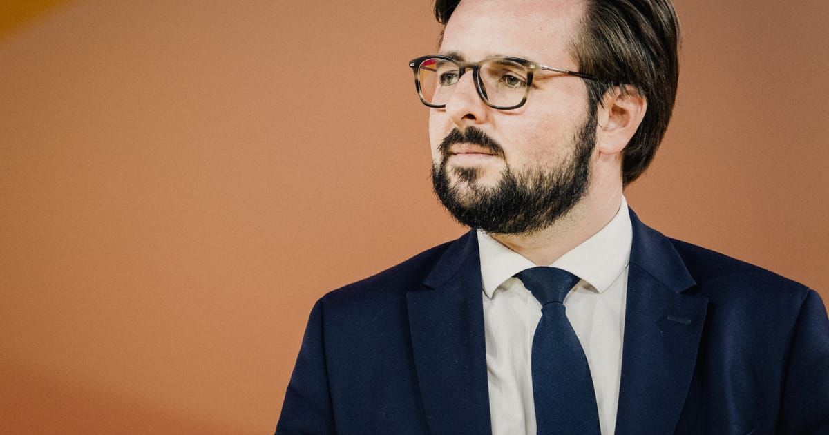 Prantsuse sotsialistide parlamendiliige kõrvaldati Pariisis presidendieelarvalimistelt