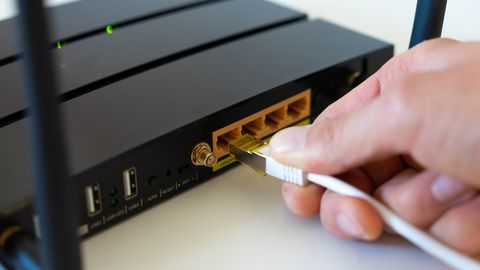 Aegunud ruuter piirab internetikiirust ja ohustab koduvõrku