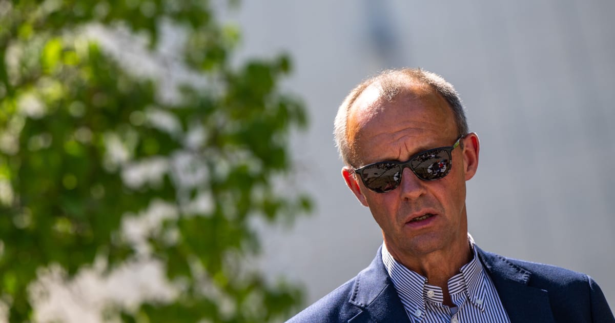 Saksamaa kantsler Friedrich Merz seisab Berliinis siseparteilise surve all