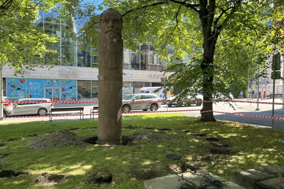 Tallinnas paigutatakse ümber kaks ajaloolist mälestusmärki