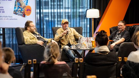 Apollo Plazas esitleti humoorikat Chuck Norrisi raamatut