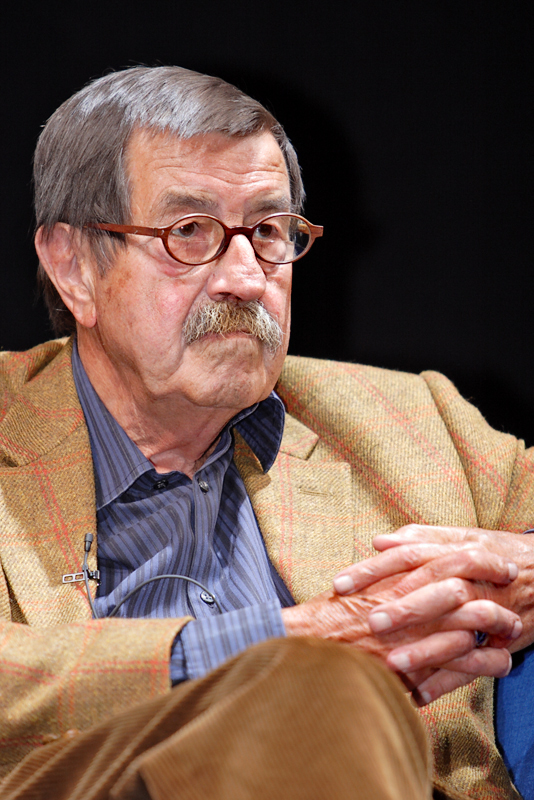 Venemaa kirjastus kustutas Gunter Grassi romaanist viited Hitlerile ja Stalinile
