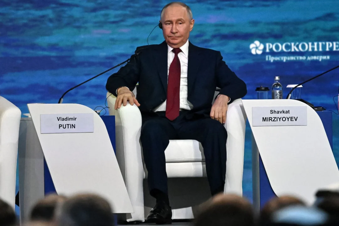 Анализ: Путин на Петербургском форуме выглядел растерянным и беспомощным