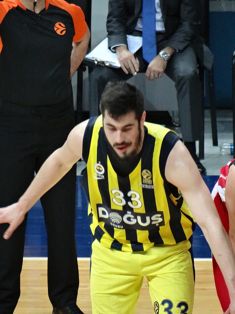 Euroliiga legend Nikola Kalinić lõpetab Belgradis mängijakarjääri