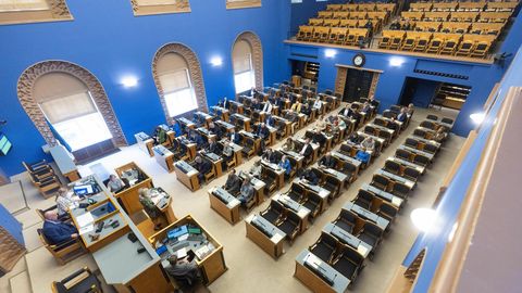 Keskerakond tahab karistada puudujaid Riigikogus, aga ise jääb sageli tulemata