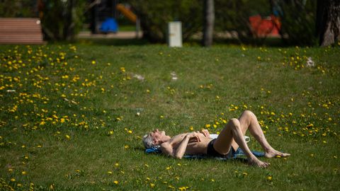 Tallinna rannad täitusid suvitajatega päikeselisel laupäeval