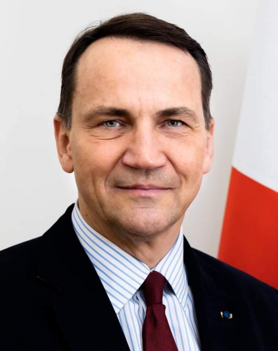 Poola välisminister Sikorski: Putini armeel puuduvad ressursid Poola ründamiseks