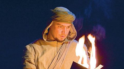 Actor and Director Janek Sarapson Dead at 54; Friends: "The Heart Refuses to Believe"