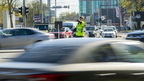 Hipodroomi ristmikul tekivad ulatuslikud liiklusummikud