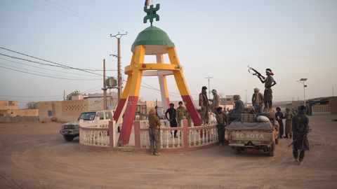 Mali sõjaväehunta kaotab ministri ja strateegilise linna