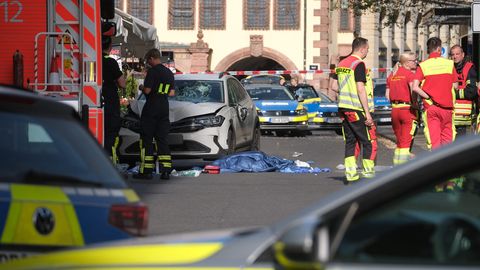 Saksamaal Leipzigis sõitis auto jalakäijate hulka, mitmed vigastatud