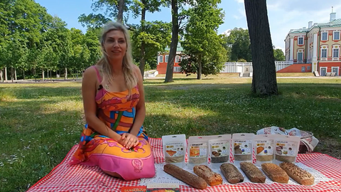 Tagaotsitav Annika Urm filmis video Tallinna Kadrioru pargis?