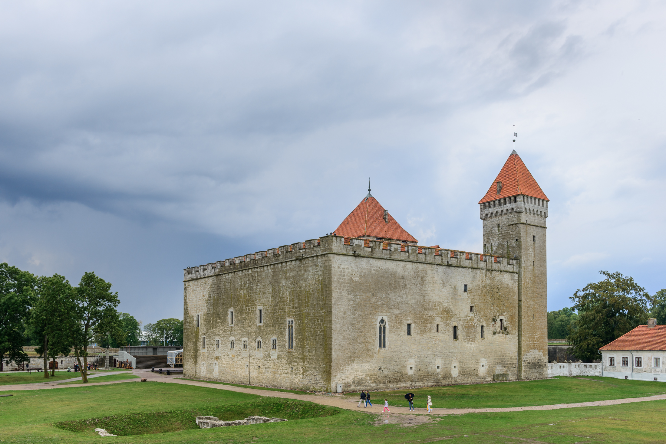 Kuidas Kuressaare Veevärk kalli teenusehinnaga kimpus on