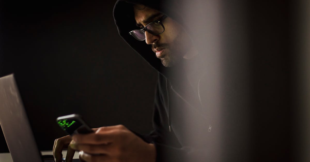 UK Warns 100 Countries Possess Phone-Hacking Spyware