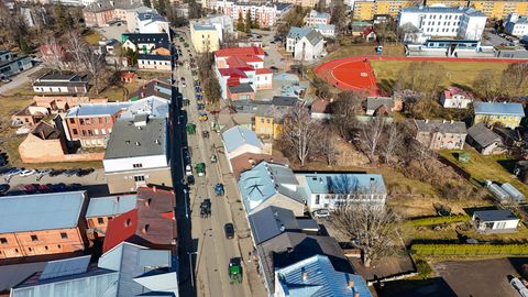 Valgas ärevil: tapmiskahtlane pole ainus noaga ringi käija