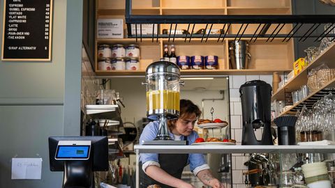 AI-juhitav kohvik avas uksed Stockholmis